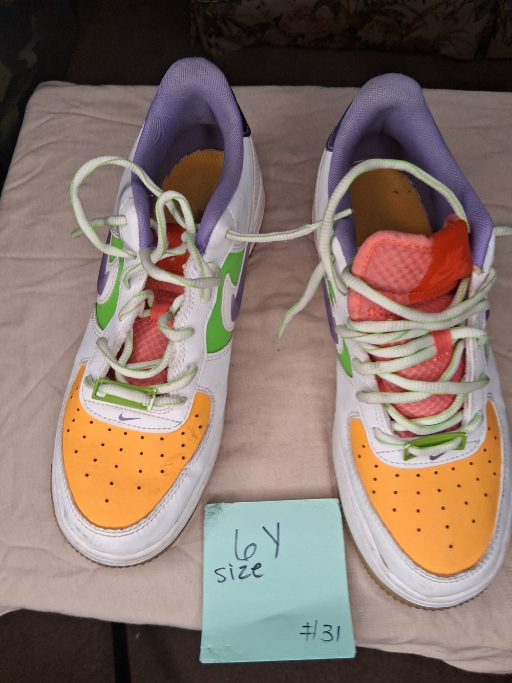 Nike Air Force 1 Low Sneakers Youth Size 6y  (Women 7.5 Aprox)